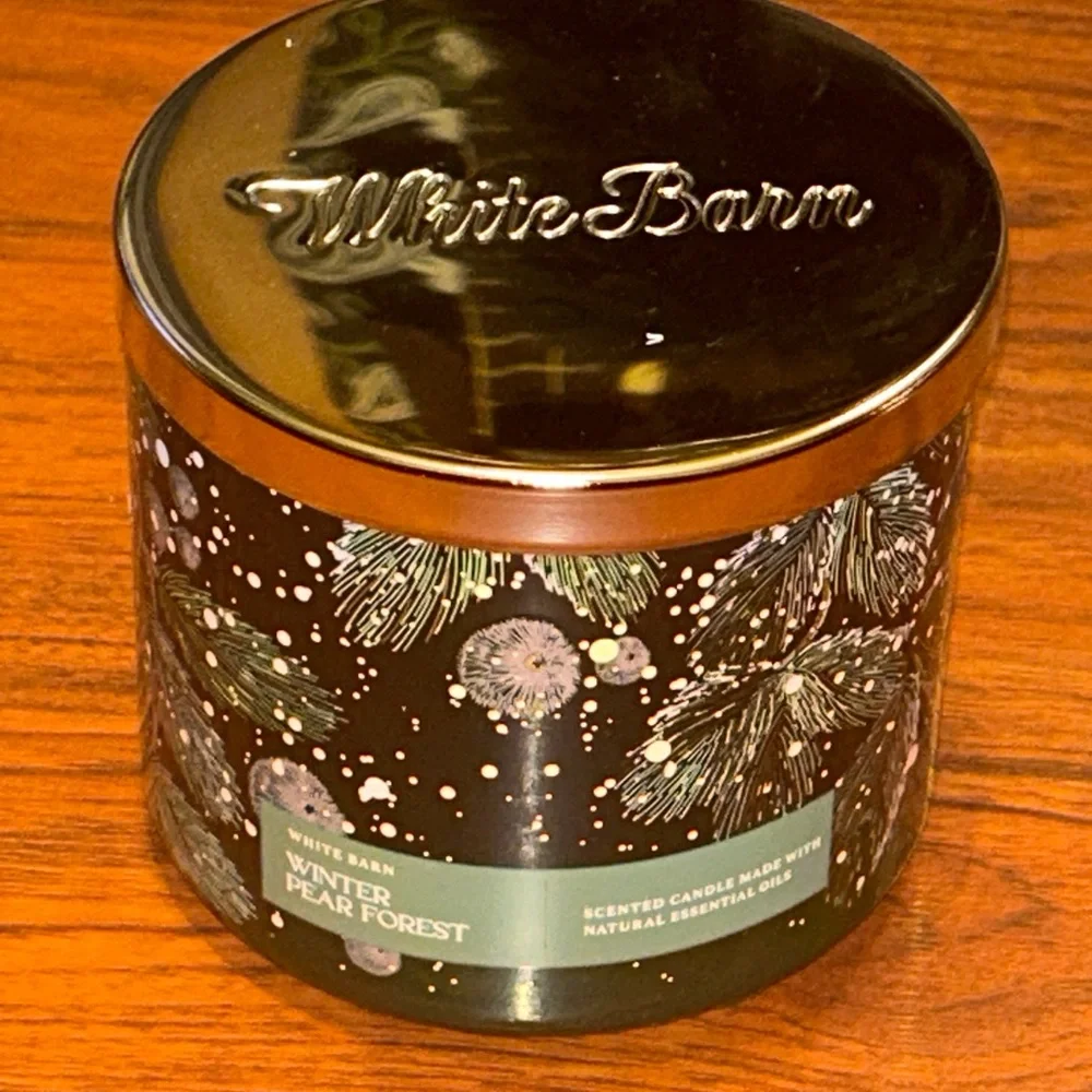 NWTS Bath & Body Works White Barn 3-Wick Candle Winter Pear Forest